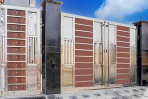 House | Reception - Mordern Stays at Sector 93 Noida Expressway (Noida)