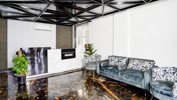 House | Reception