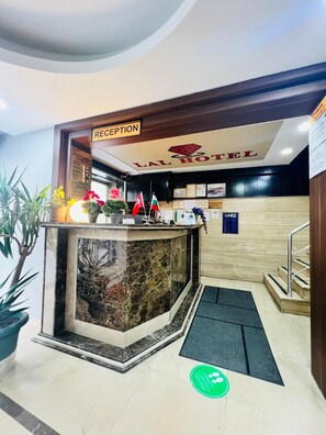 Reception - Lal Hotel (Istanbul)