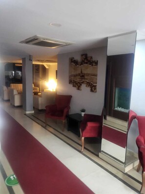 25-inch LED TV with satellite channels - Lal Hotel (Istanbul)