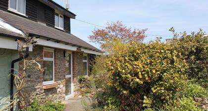 Peaceful Cottage in Sound Healing Retreat