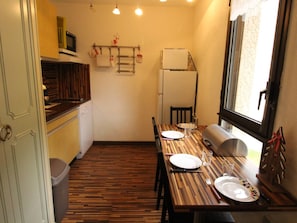 Dining - Luchon - Studio 2/3 pers., balcony, cable car, near shops and thermal baths (Bagnères-de-Luchon)