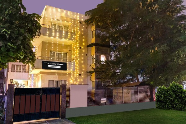 Exterior - Townhouse Oak Sector 25 Gurgaon (Gurugram)