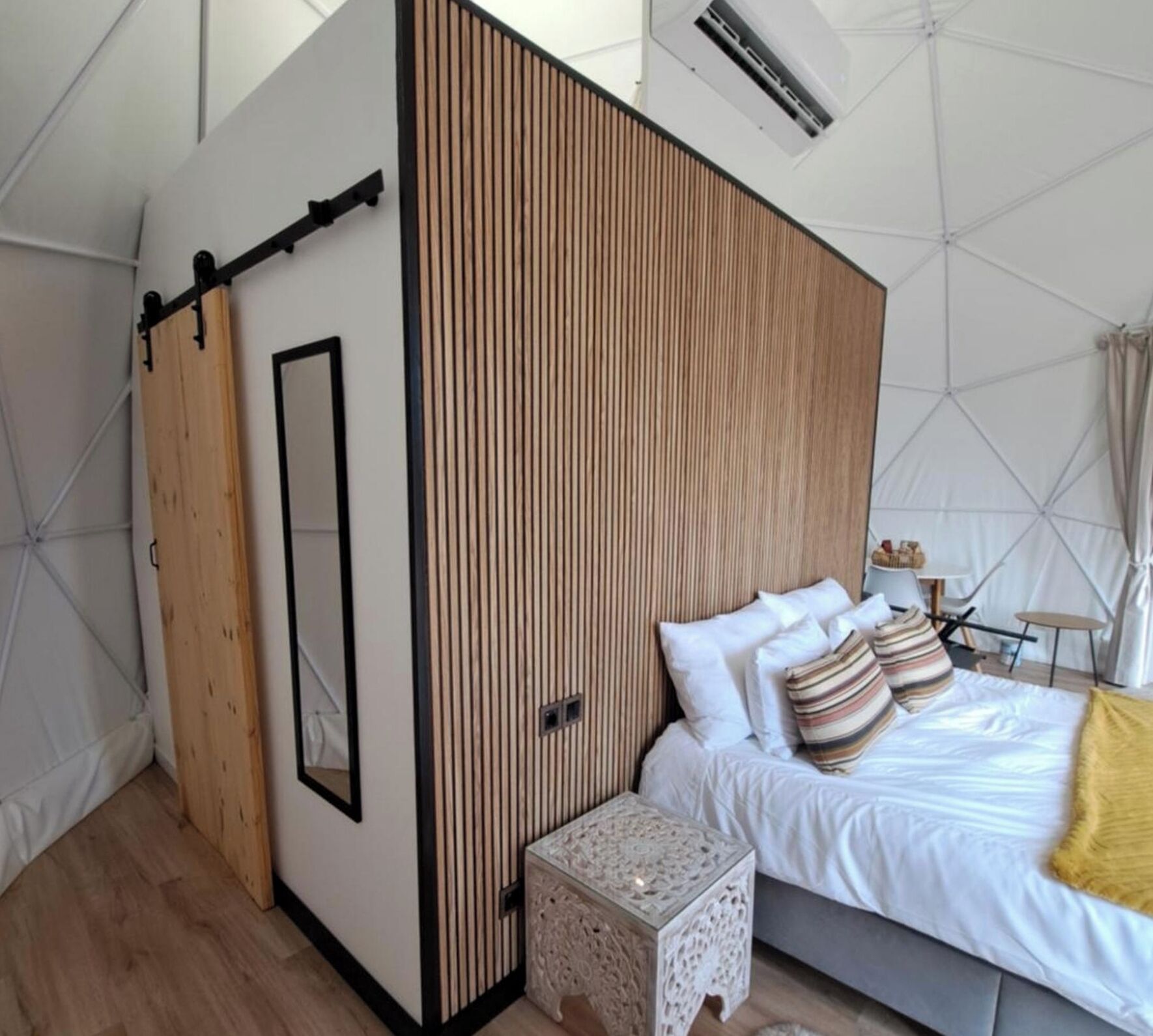1 bedroom, desk, free WiFi, bed sheets