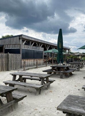 House | Outdoor dining - Ferienhuus Insa Comfortable Holiday Residence (Aurich)