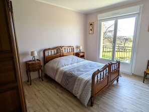 3 bedrooms, free WiFi, bed sheets