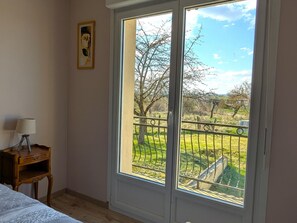 3 bedrooms, free WiFi, bed sheets
