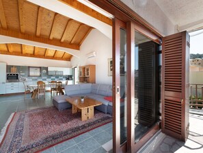 Interior - Lovely apartment for 7 guests with A/C, WIFI, TV and terrace (Trogir)