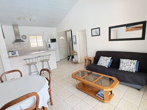 Tv, dvd-afspiller, stereoanlæg