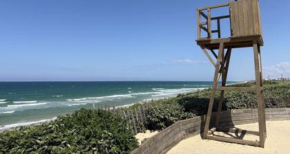 Elegant modern villa steps from the beach