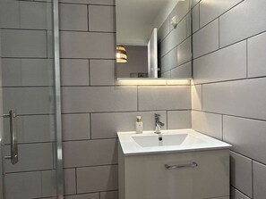 Bathroom - Modern 2-room apartment with patio in Banyuls-sur-Mer (Banyuls-sur-Mer)