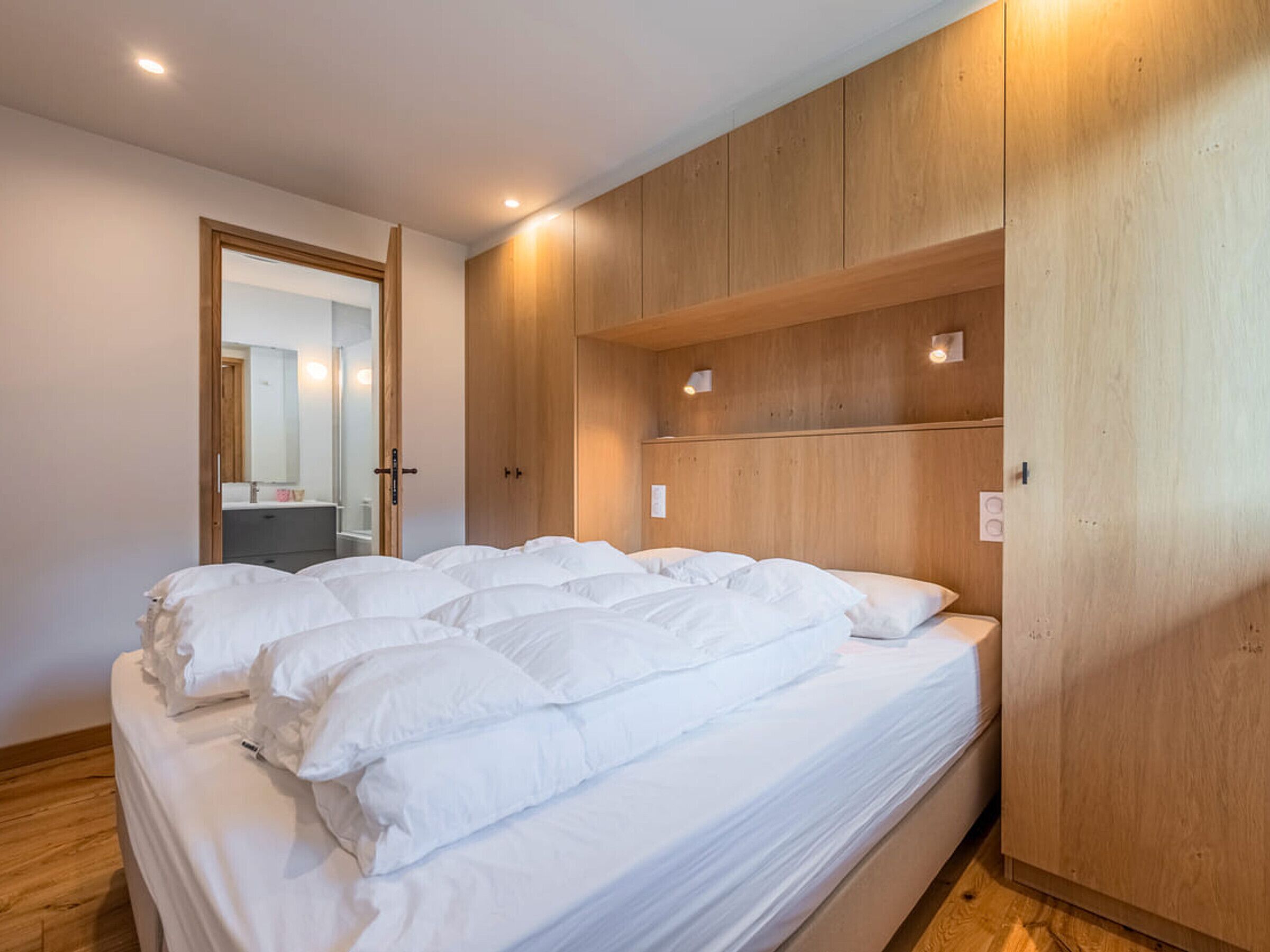 4 bedrooms, WiFi (free)