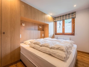 4 bedrooms, WiFi (free)