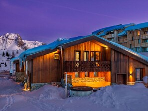 Exterior - Luxury 5-star chalet, 7 suites, 14 guests, hotel services (Plagne Villages)