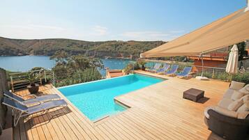 Villa | Pool | Indoor pool, outdoor pool