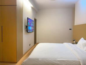 Desk, laptop workspace, free WiFi - Hotel Elite Gazi (Kachua)