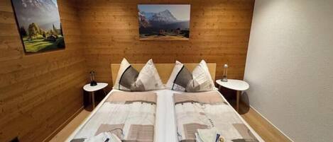 4 dormitorios, escritorio, wifi y ropa de cama