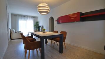Apartment | Dining