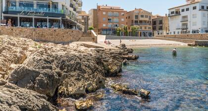 Villa in Riells Beach With Private Pool