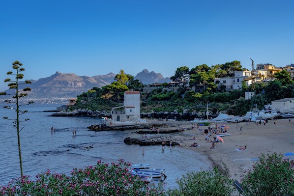 Exterior - VFH The Castle Bay apartment and terrace (Santa Flavia)