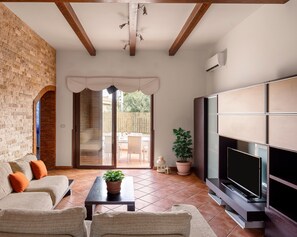 Apartment, 2 Bedrooms, Kitchen, Courtyard View | Living room - VFH The Castle Bay apartment and terrace (Santa Flavia)