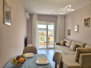 TV - Holiday Apartment in Golem 094 (Durres)