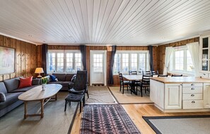 Televisie en een open haard