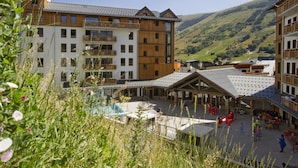 Apartment | Exterior - Apartment in Les Deux Alpes With Mountain Views (Les Deux Alpes)