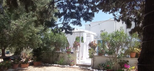 Romantic Trullo for 2  sea view pool,peaceful garden rustic  authentic Puglia