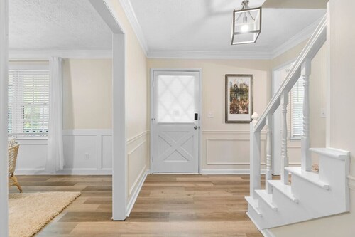 3BR Pet-Friendly Home Ideal for Mid-Term stays Travel Ball Families  Relocations in Marietta GA