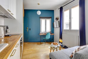 Studio, 1 Double Bed, Non Smoking, City View | Living area - Paris Studio Le Marais Charm (Paris)