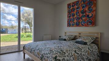 4 slaapkamers, een strijkplank/strijkijzer, gratis wifi, beddengoed