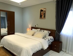 Apartment, 3 Bedrooms | 3 bedrooms - Spacious 3BR Apartment in Adentan With City Views (Adentan)