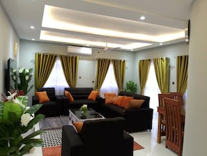 Departamento, 3 habitaciones | Sala de estar