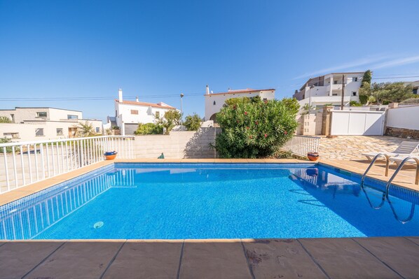 Villa | Pool | Indoor pool, outdoor pool