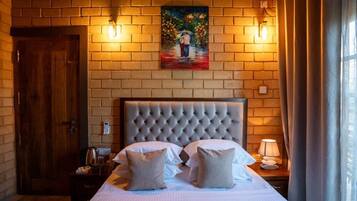 1 bedroom, bed sheets