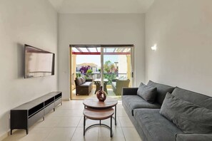 Flat-screen TV - Cassiopeia 5 BR Villa on beach with pool (Maleme)