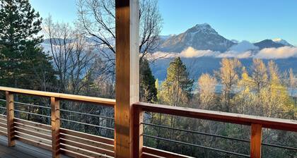 Charming 2-bedroom hotel suites with jacuzzi in welcoming Saint-Apollinaire