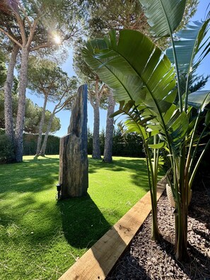 Villa | Garden - Villa in L'escala Near Riells Beach (L'Escala)