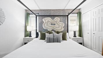 4 bedrooms, desk, iron/ironing board, travel crib