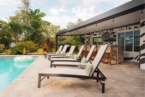 Pool - Luxury Retreat, Pool + Hot Tub, Game + Trampoline (Largo)