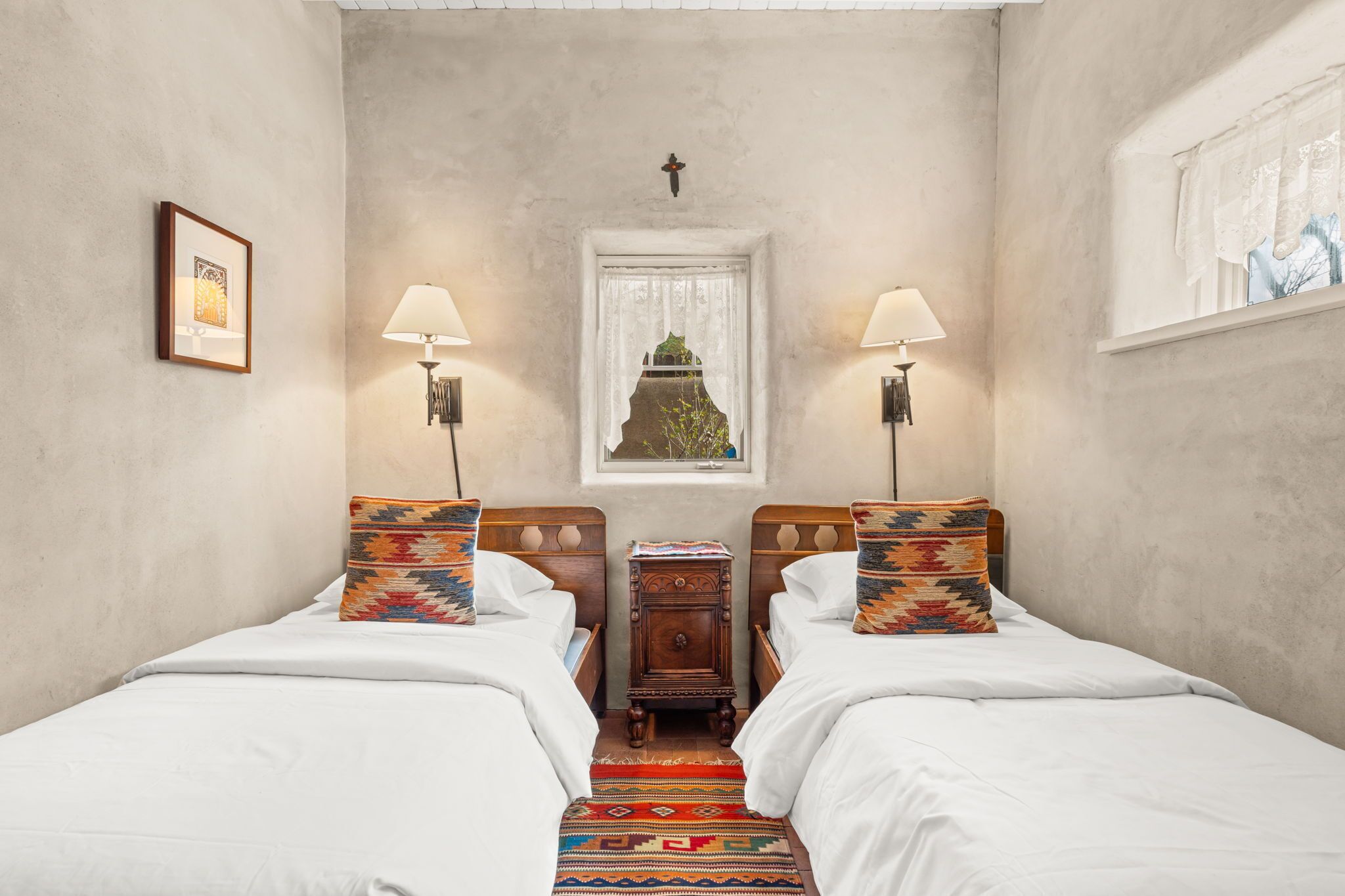 2 多间卧室、免费 WiFi、床单