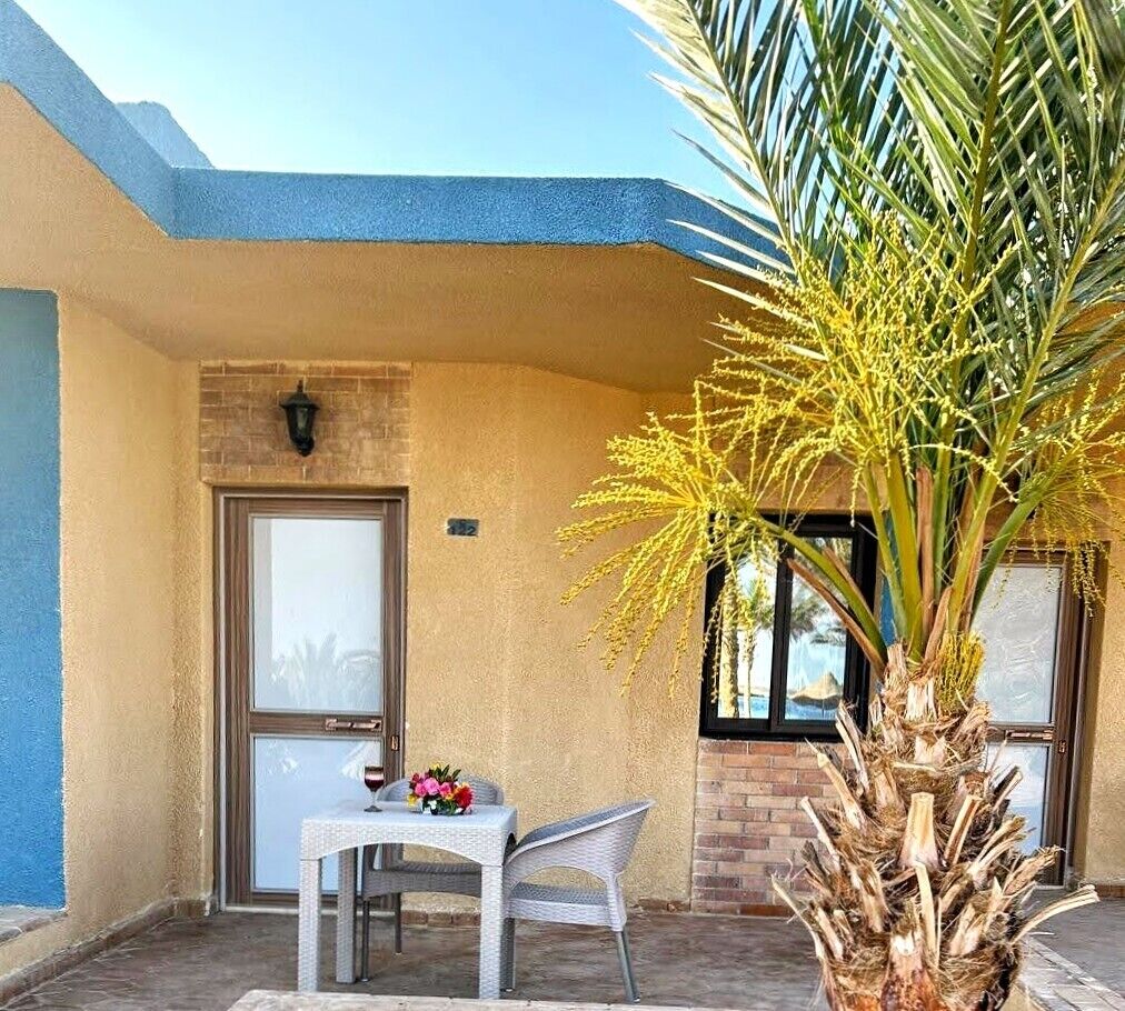 Caja de seguridad en la habitación y escritorio 