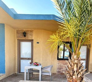 Safe på rommet, skrivebord og skrivebord for bærbar PC