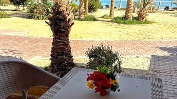 Zimmersafe, Schreibtisch, laptopgeeigneter Arbeitsplatz