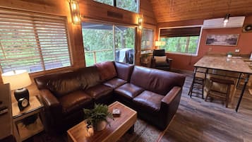 TV, peis og kontorer