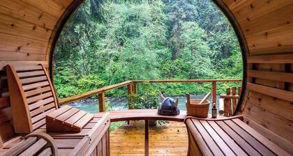 Luna’s A-Frame • Riverfront • Hot Tub & Sauna