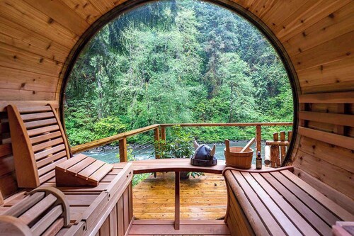 Luna’s A-Frame • Riverfront • Hot Tub & Sauna