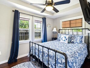 2 chambres, fer et planche à repasser, Wi-Fi gratuit, draps fournis