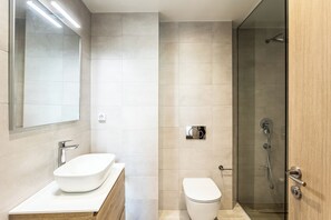 SĂšche-cheveux, serviettes fournies, savon, papier toilette